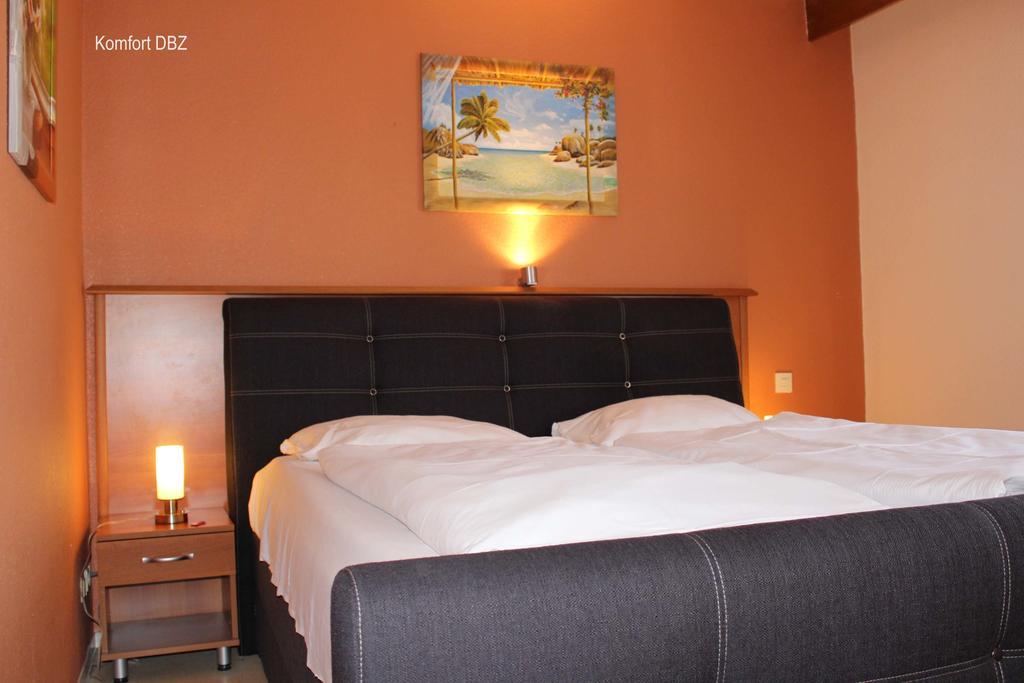 Legend Hotel Biebesheim am Rhein Quarto foto