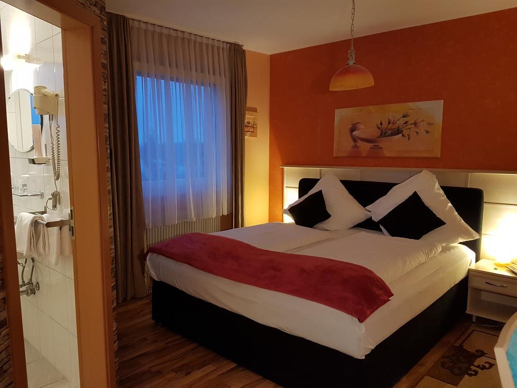 Legend Hotel Biebesheim am Rhein Exterior foto